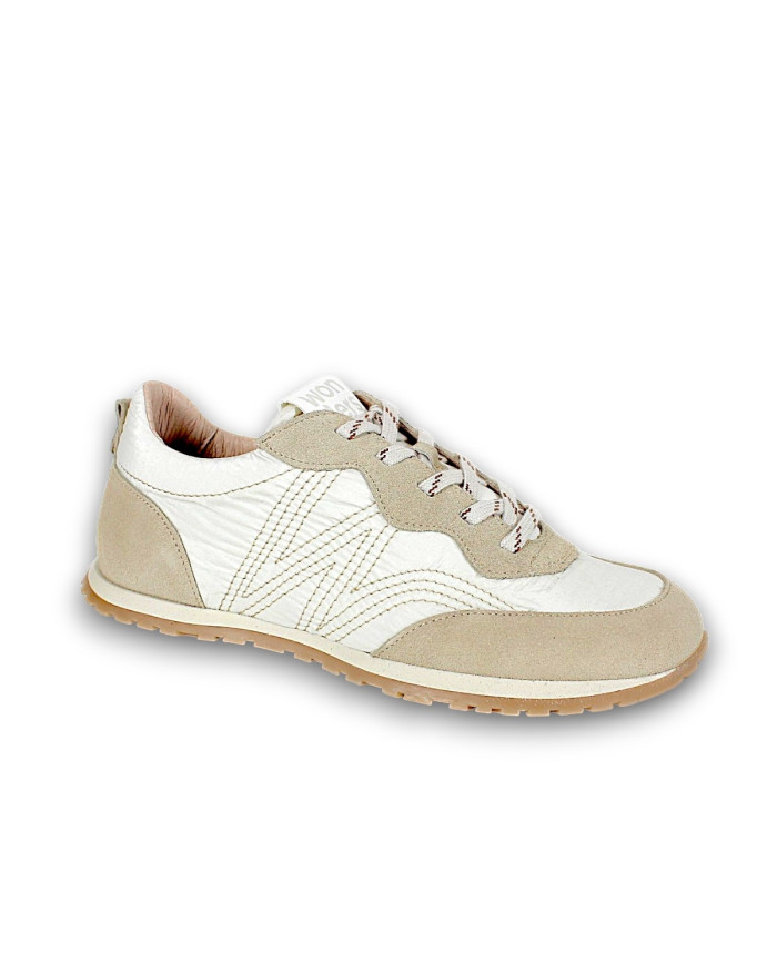 SNEAKERS BARE FOOD