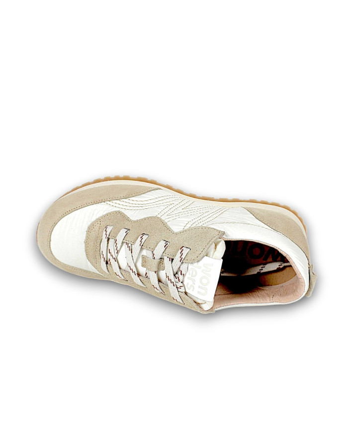 SNEAKERS BARE FOOD
